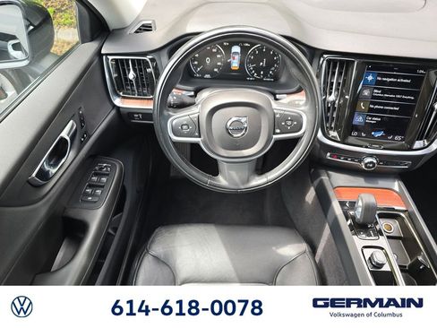 Used 2022 Volvo S60 B5 Momentum w/ Climate Package FWD image 20