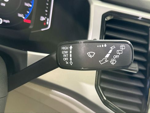 Used 2021 Volkswagen Atlas SEL Premium image 29