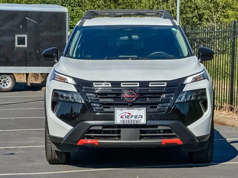 Used 2026 Nissan Rogue SV AWD/4WD image 8