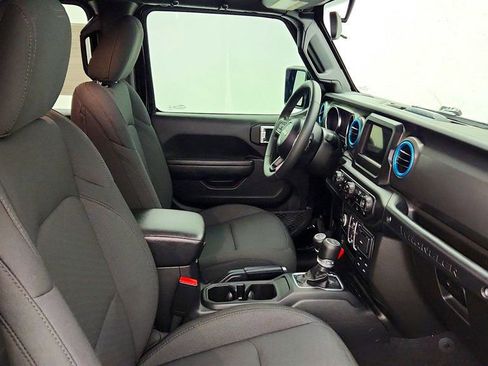 Used 2023 Jeep Wrangler Unlimited w/ Cold Weather Group AWD/4WD image 25