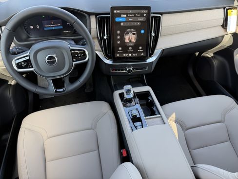 New 2026 Volvo XC90 B6 Plus w/ Protection Package image 11