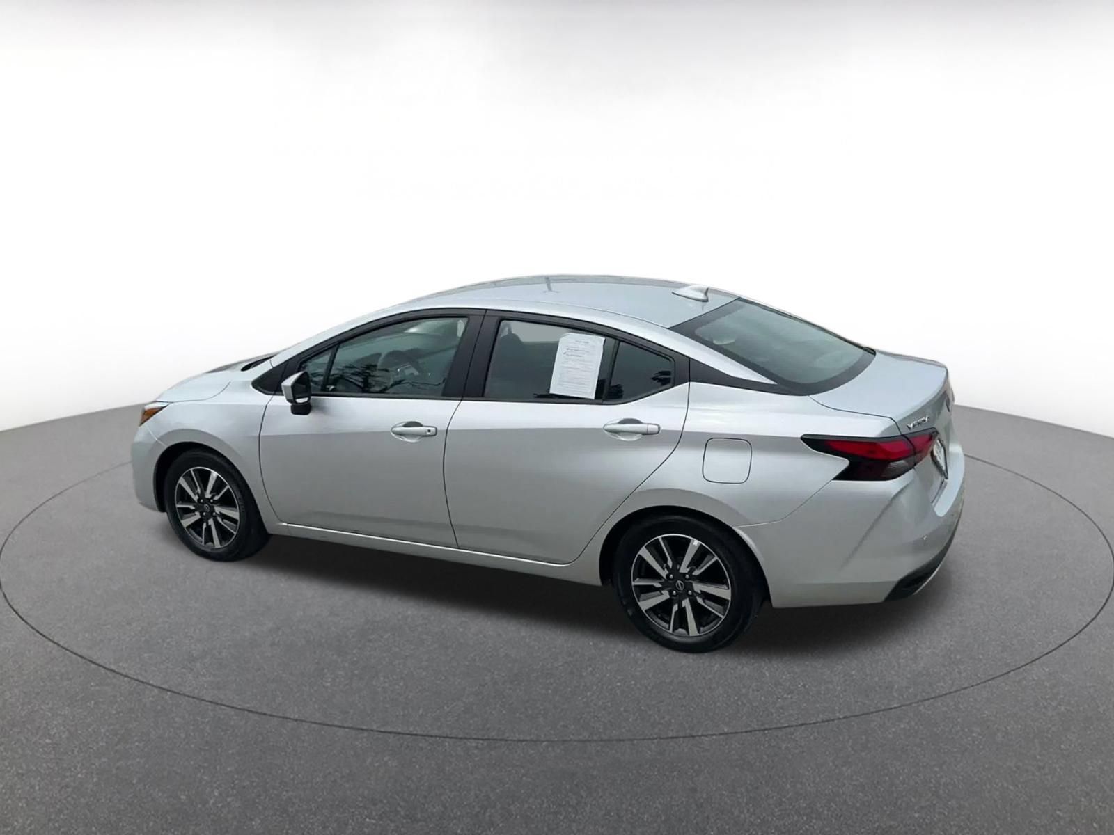 Used 2025 Nissan Versa SV FWD image 9