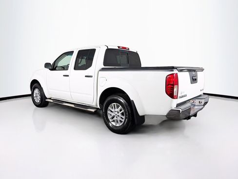 Used 2017 Nissan Frontier SV image 6