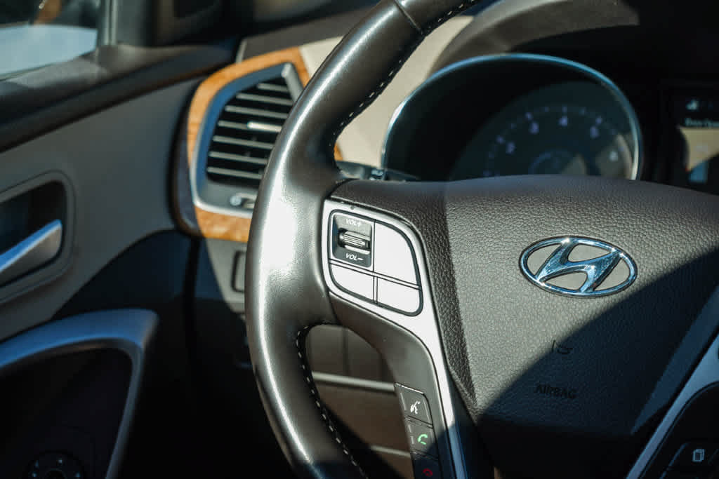 Used 2015 Hyundai Santa Fe Sport w/ Option Group 03 FWD image 16