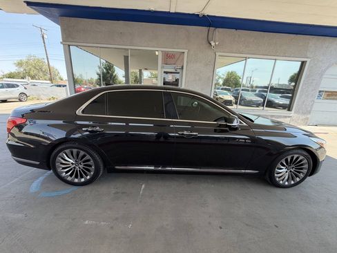 Used 2019 Genesis G90 3.3T Premium RWD image 9