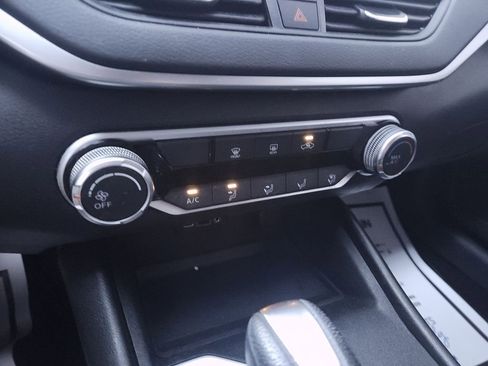 Used 2019 Nissan Altima 2.5 S FWD image 18