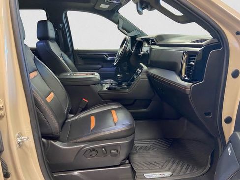 Used 2022 GMC Sierra 1500 AT4 w/ AT4 Preferred Package image 16