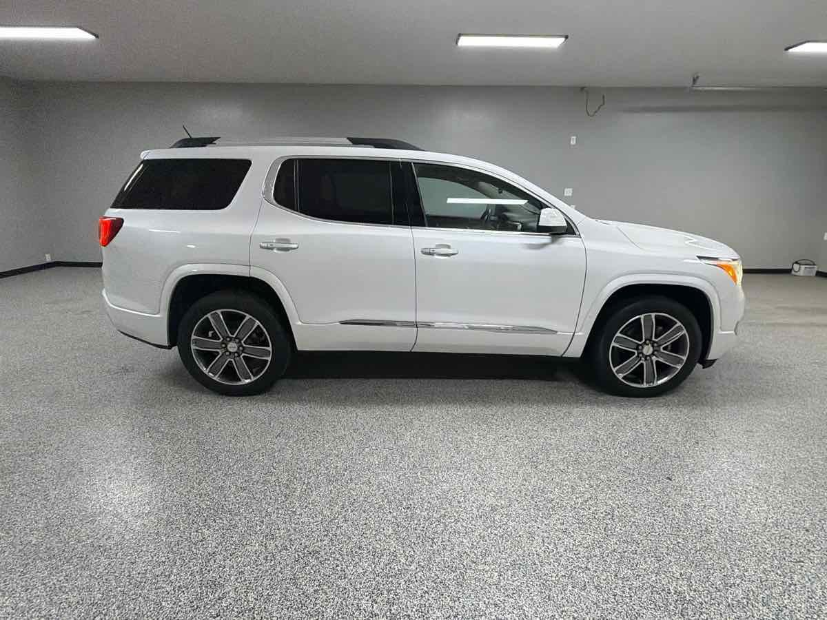 Used 2017 GMC Acadia Denali FWD image 2