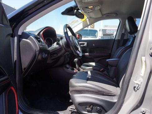 Used 2021 Jeep Compass Trailhawk w/ Convenience Group AWD/4WD image 18