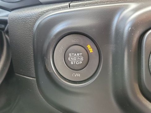 Used 2022 Jeep Wrangler Unlimited Sahara AWD/4WD image 34