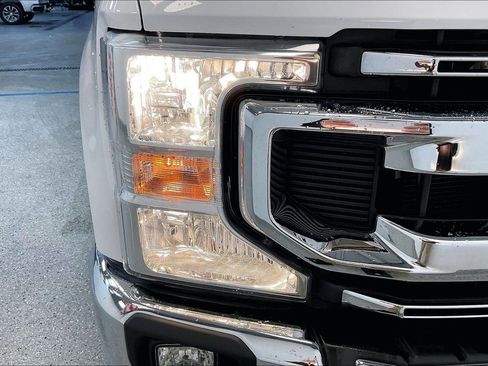 Used 2021 Ford F250 XLT w/ XLT Premium Package image 32