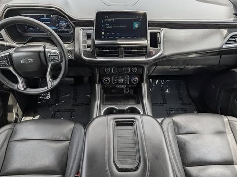 Used 2022 Chevrolet Tahoe Z71 w/ Luxury Package AWD/4WD image 10