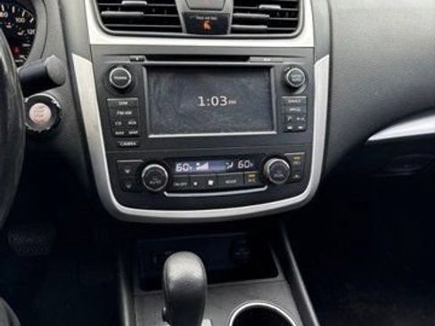 Used 2016 Nissan Altima 2.5 SV w/ Convenience Package FWD image 14