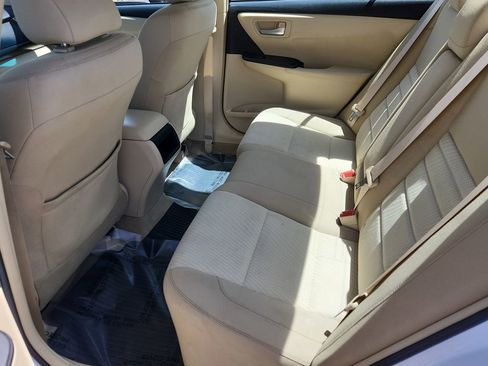 Used 2016 Toyota Camry LE FWD image 12