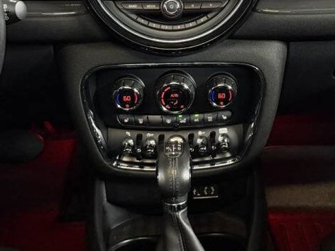 Used 2018 MINI Cooper Clubman FWD image 21
