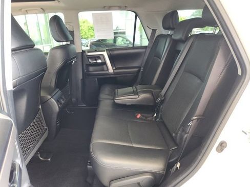 Used 2016 Toyota 4Runner Limited AWD/4WD image 19