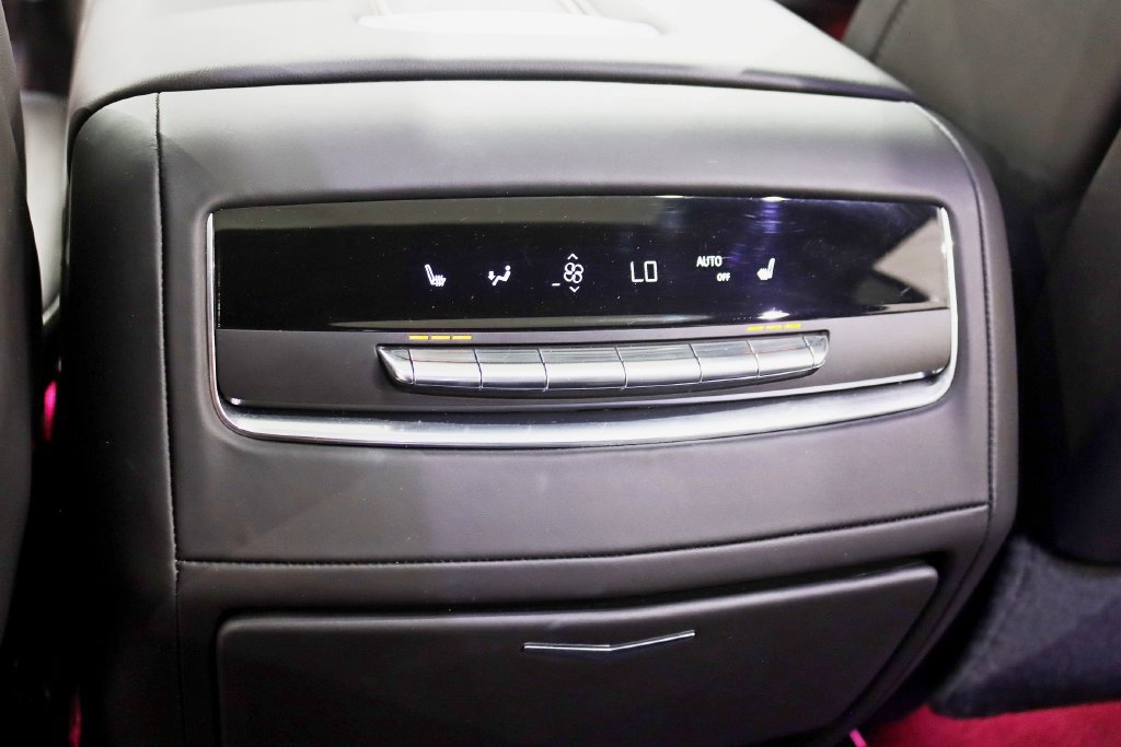 Used 2023 Cadillac Escalade ESV V w/ LPO, ONYX Package AWD/4WD image 30