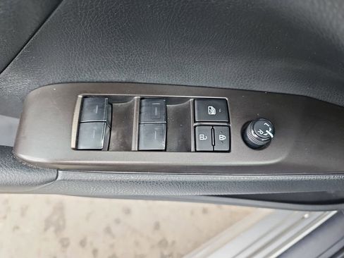 Used 2024 Toyota Camry SE image 31