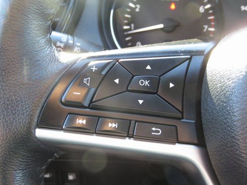 Used 2019 Nissan Rogue SL w/ Premium Package image 22