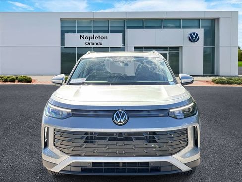 New 2026 Volkswagen Tiguan SE FWD image 2