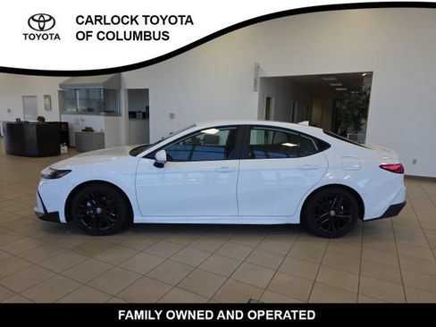 Used 2026 Toyota Camry SE w/ Convenience Package FWD image 1