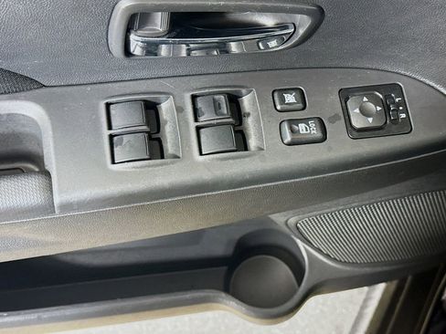 Used 2025 Mitsubishi Outlander Sport LE AWD/4WD image 17