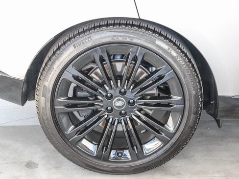 Used 2025 Land Rover Range Rover SE AWD/4WD image 12