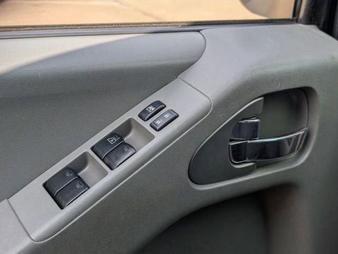 Used 2021 Nissan Frontier SV w/ Midnight Edition Floor Mats image 21