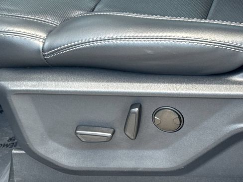 Used 2025 Ford Expedition Max Platinum AWD/4WD image 29