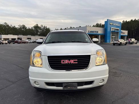 Used 2007 GMC Yukon XL SLT w/ SLT Preferred Equipment Group image 13