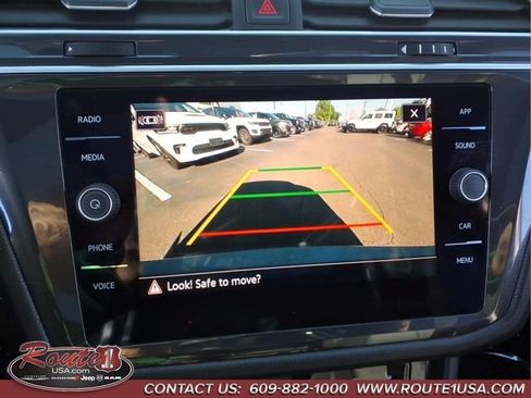 Used 2023 Volkswagen Tiguan SE R-Line FWD image 32