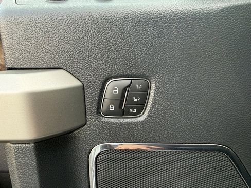 Used 2022 Ford F250 Lariat w/ Lariat Value Package image 15