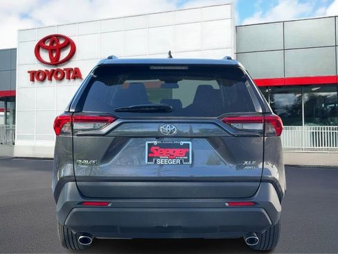 Used 2025 Toyota RAV4 XLE AWD/4WD image 6