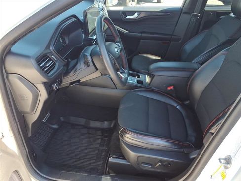 Used 2023 Ford Escape ST-Line Select w/ Tech Pack #2 image 7