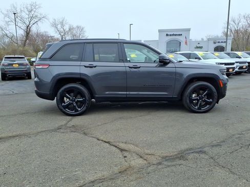 Used 2023 Jeep Grand Cherokee Limited w/ Black Appearance Package image 2