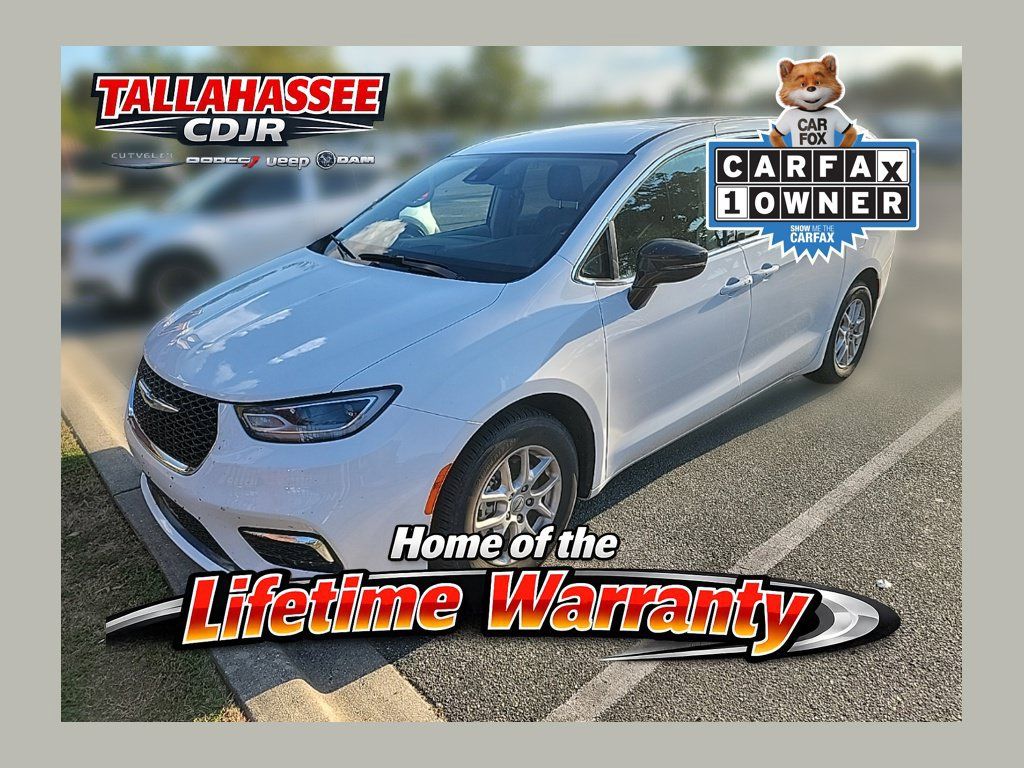 Used 2024 Chrysler Pacifica Touring-L FWD image 1