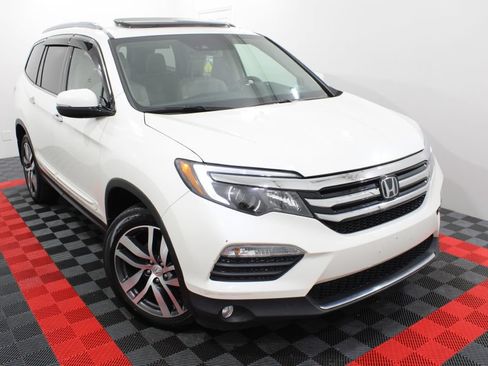 Used 2017 Honda Pilot Elite image 1