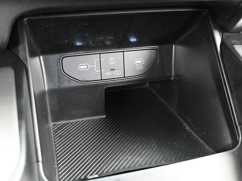 Used 2024 Kia Sorento LX image 24