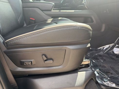 Used 2024 RAM 3500 Limited image 21