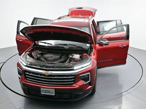 Used 2025 Chevrolet Traverse High Country AWD/4WD image 50