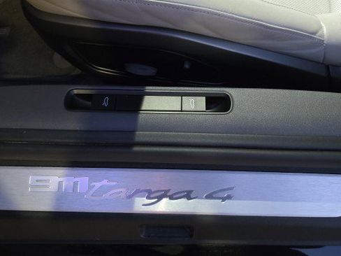 Used 2021 Porsche 911 Targa 4 image 31