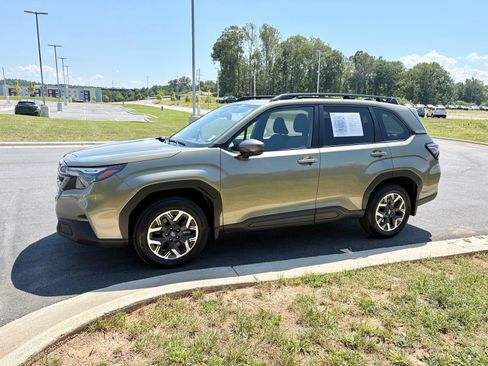 Certified 2025 Subaru Forester Premium w/ Convenience Package #2 AWD/4WD image 4