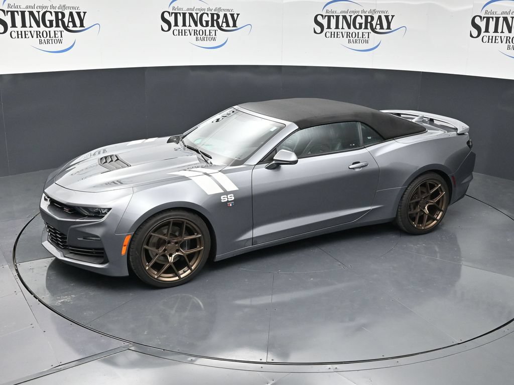 Used 2020 Chevrolet Camaro SS RWD image 19