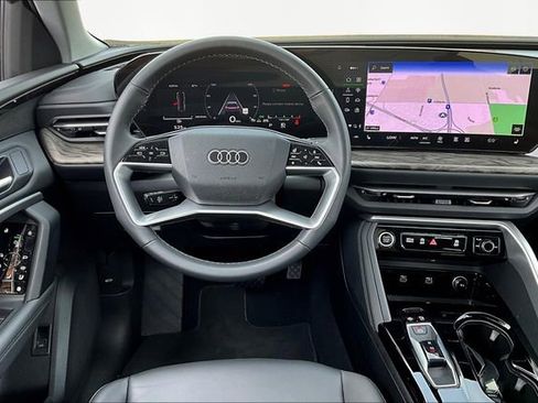 Used 2025 Audi Q5 Premium image 5