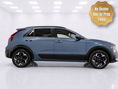 Used 2023 Kia Niro Wave w/ Wave Preserve Package FWD image 1