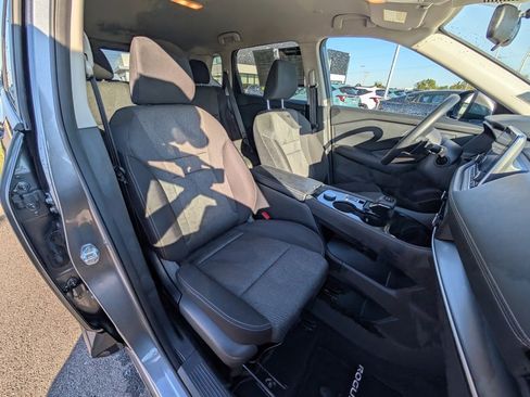 Used 2024 Nissan Rogue SV image 27