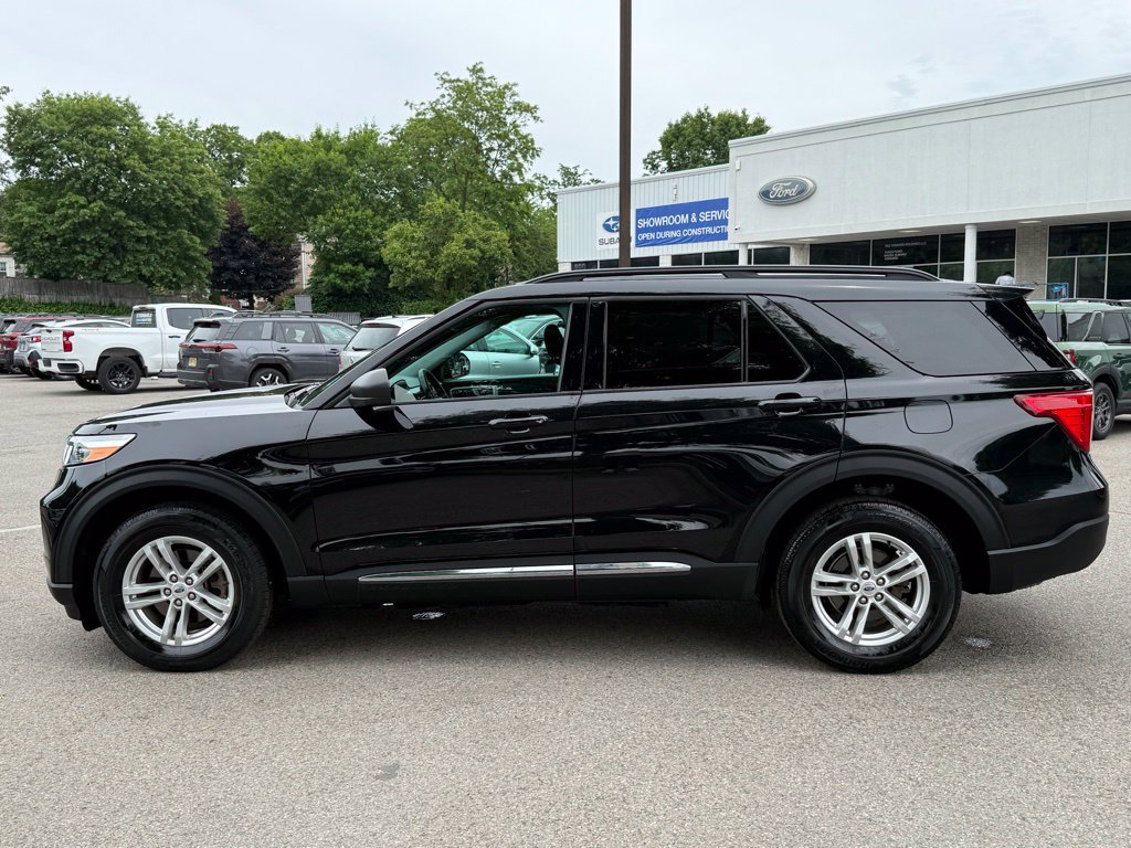 Used 2023 Ford Explorer XLT AWD/4WD image 11