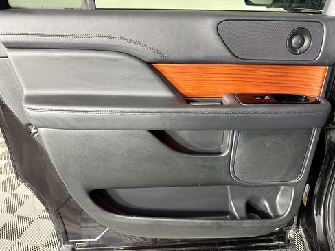 Used 2024 Lincoln Navigator L Premiere image 25