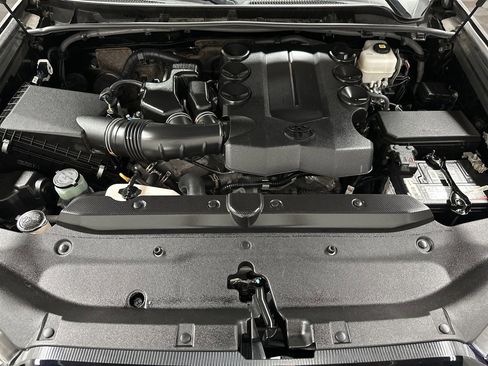 Used 2022 Toyota 4Runner SR5 Premium image 40