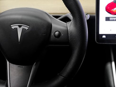 Used 2021 Tesla Model Y Long Range AWD/4WD image 18